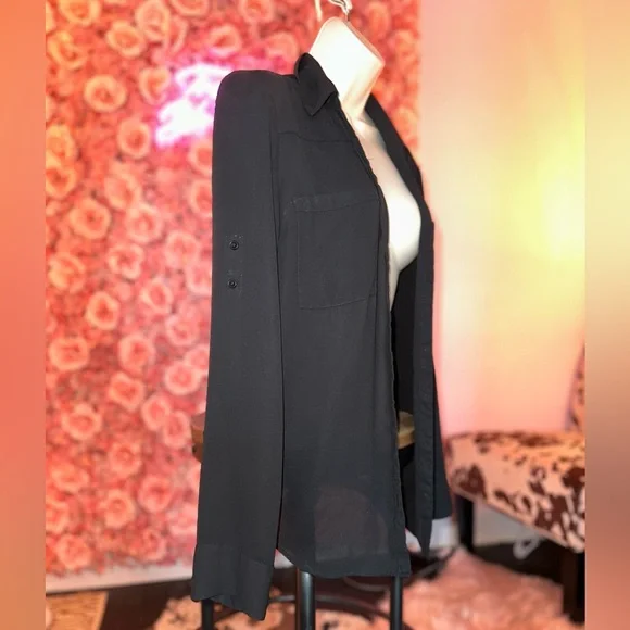 Express (Large) 🥳 2/$15 OR 3/$20 🥳 The Portofino Short Style Black Button Up - Picture 2 of 4